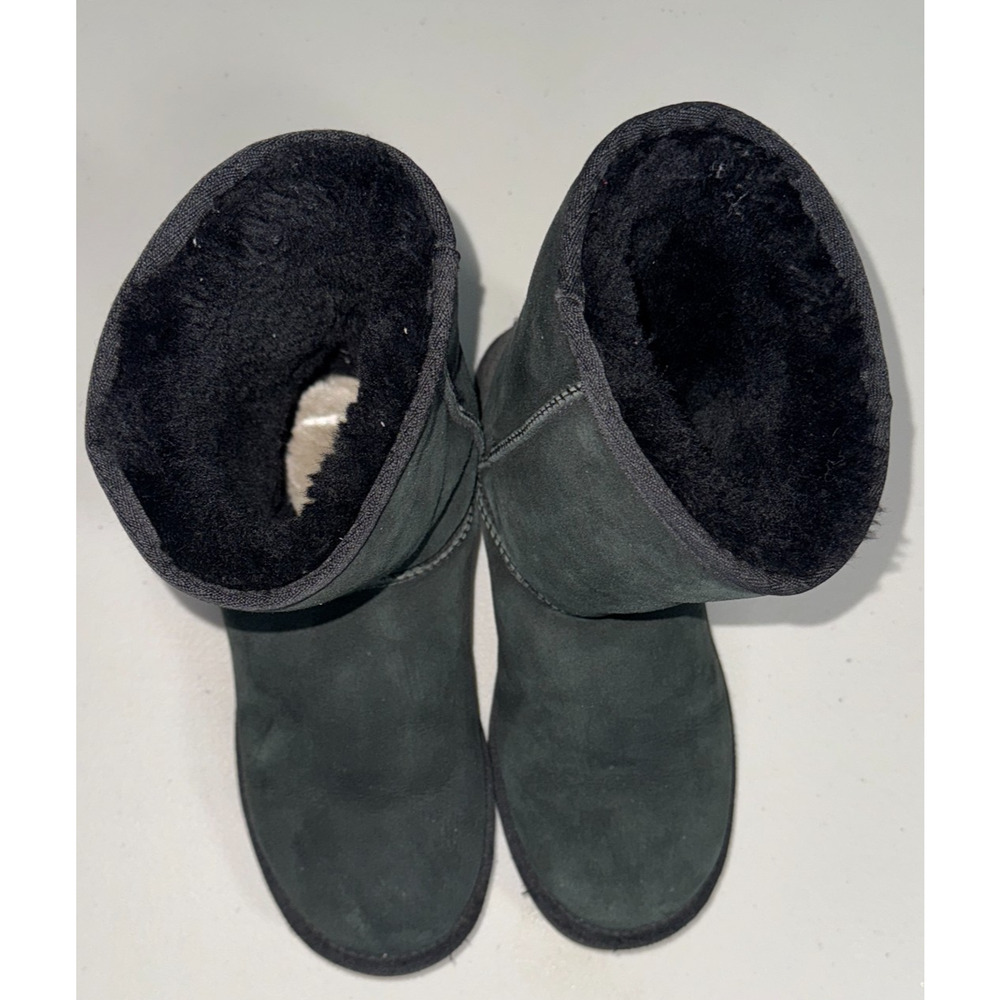 UGG Australia Womens 8 Boot Classic Short Outdoor Winter Warm Cool‎ Weather Cozy - Picture 2 of 8